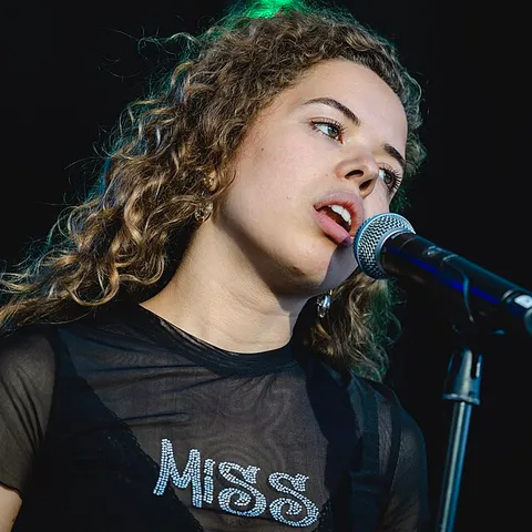 Nilüfer Yanya