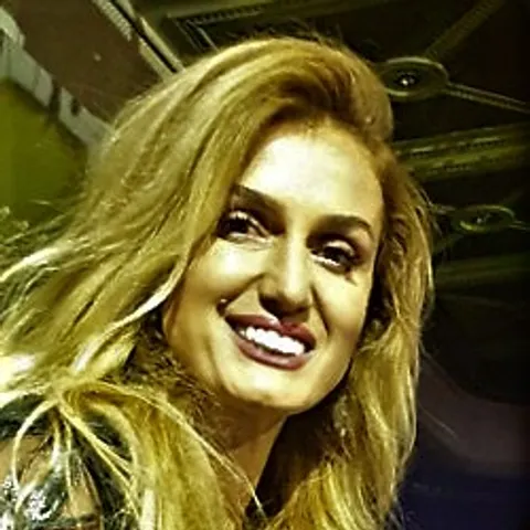 Tuğba Özay